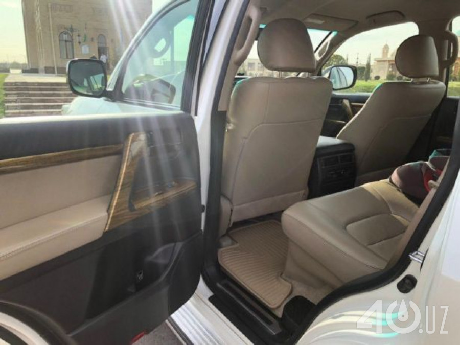Toyota Land Cruiser 200 Series