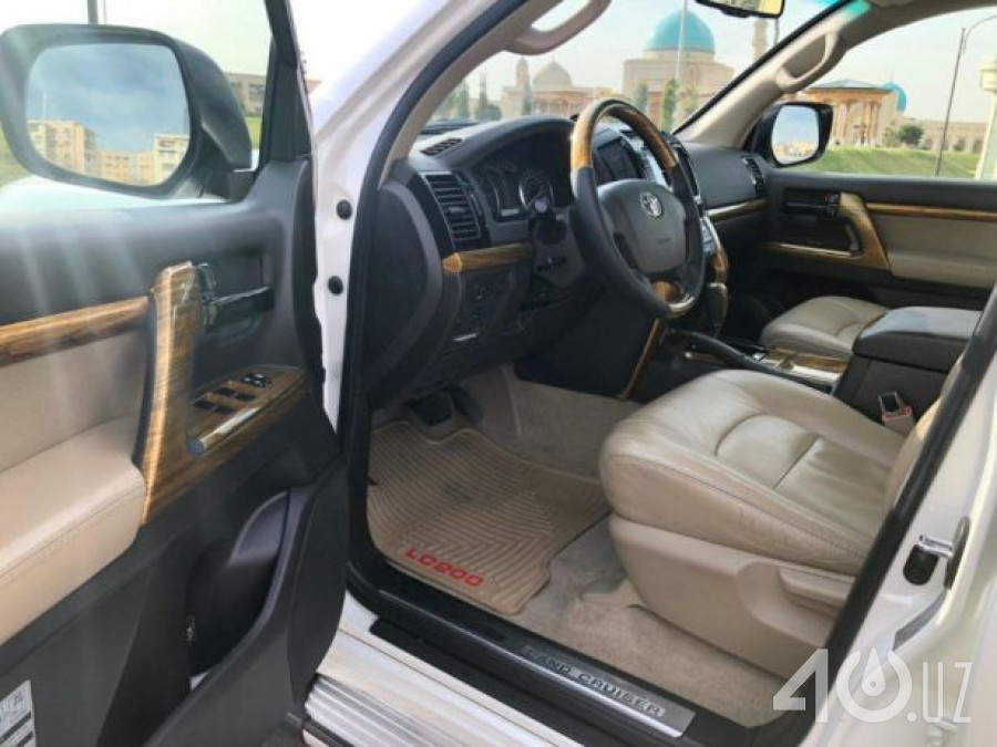 Toyota Land Cruiser 200 Series