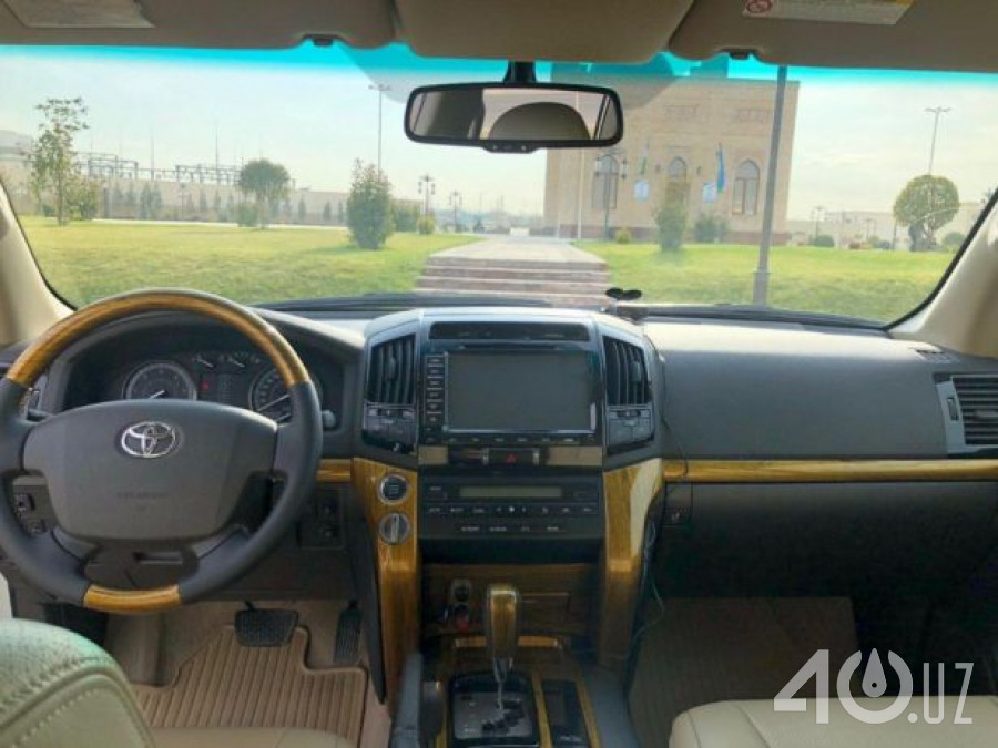 Toyota Land Cruiser 200 Series