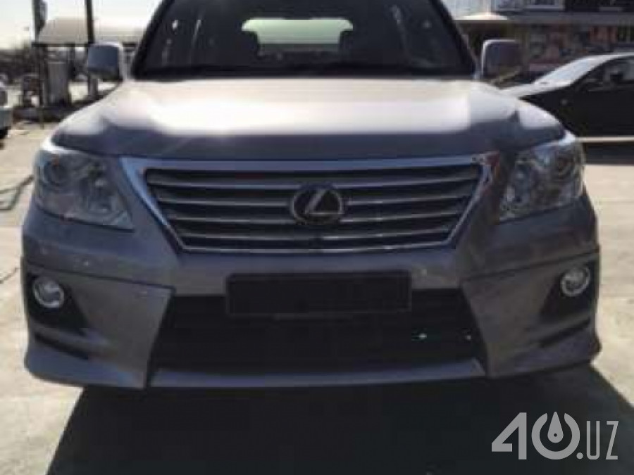 Lexus LX III
