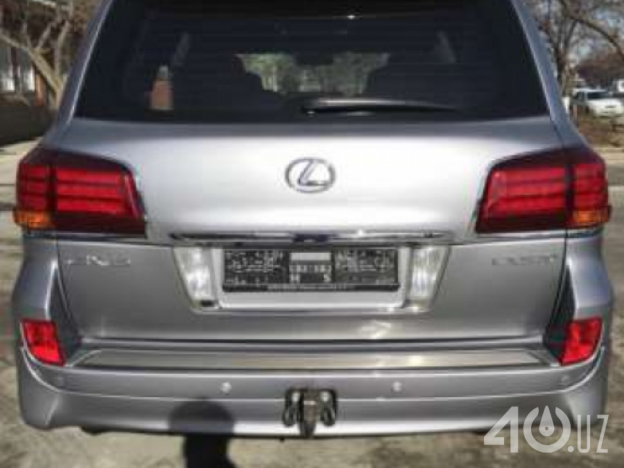 Lexus LX III