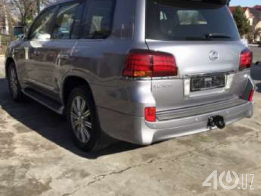 Lexus LX III