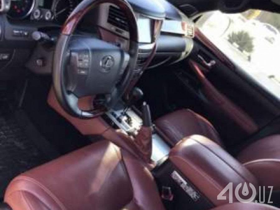 Lexus LX III