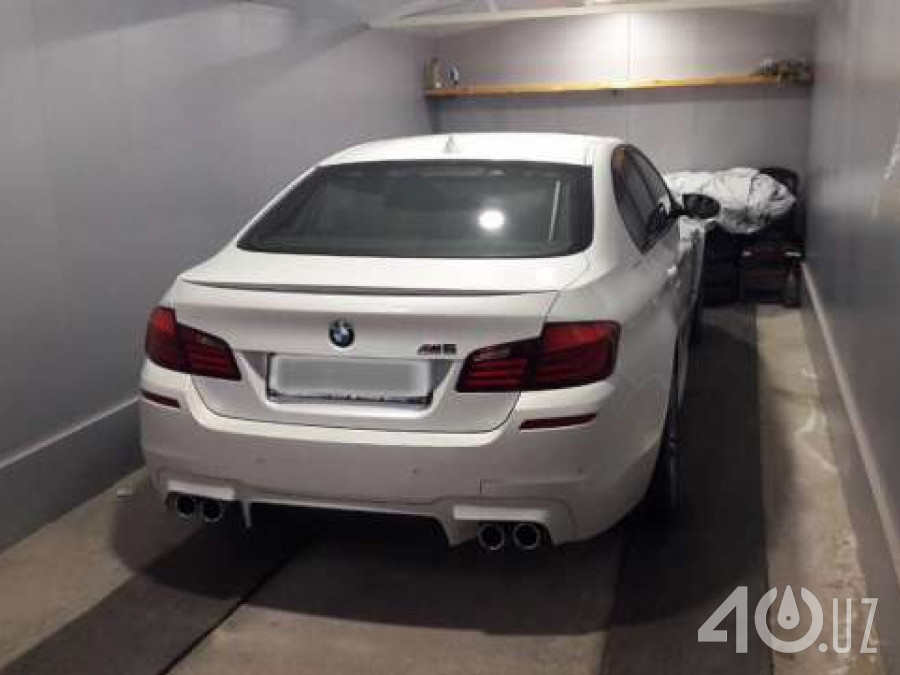 BMW M5 V (F10)