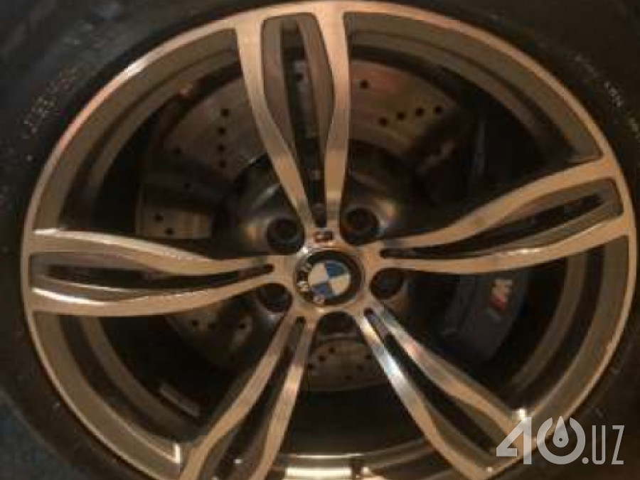 BMW M5 V (F10)