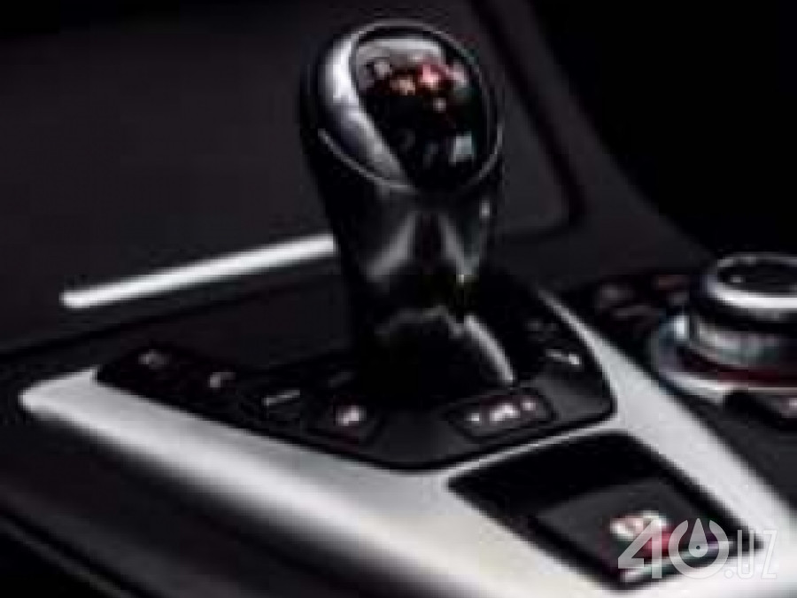 BMW M5 V (F10)