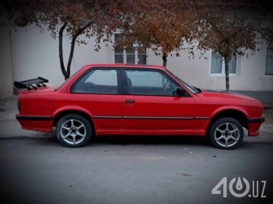BMW M3 I (E30)