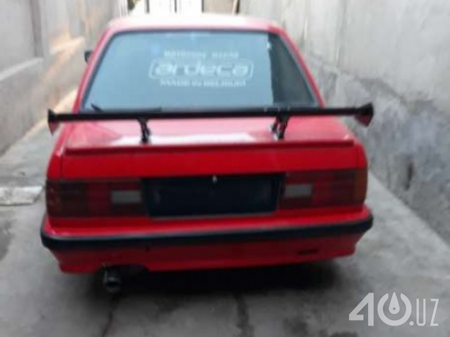 BMW M3 I (E30)