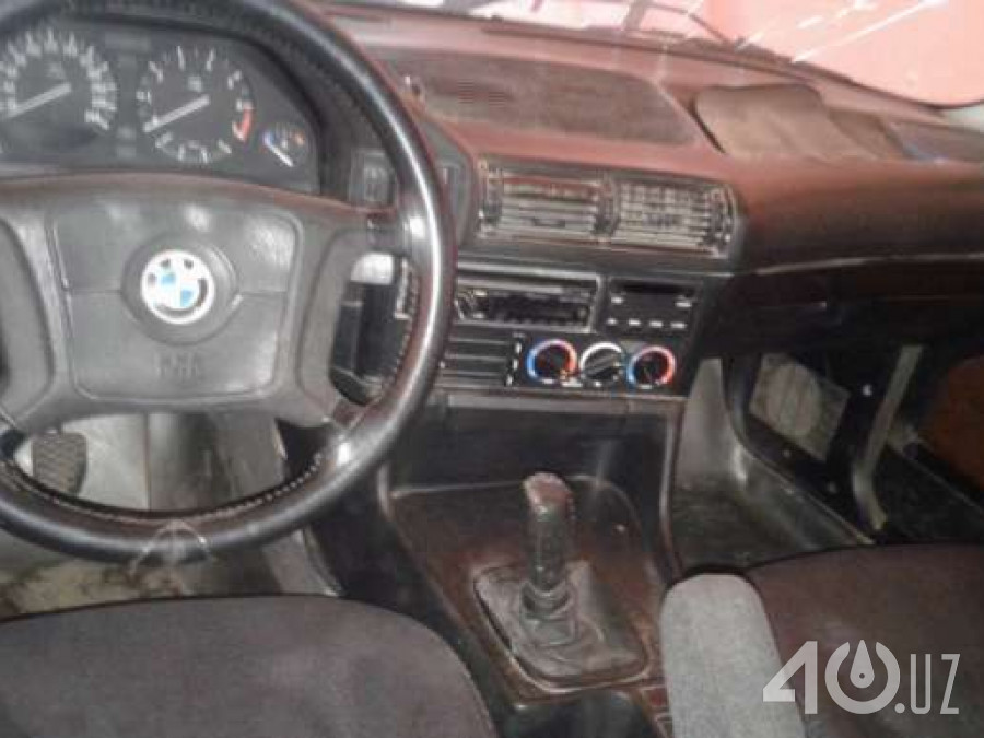 BMW M5 II (E34)
