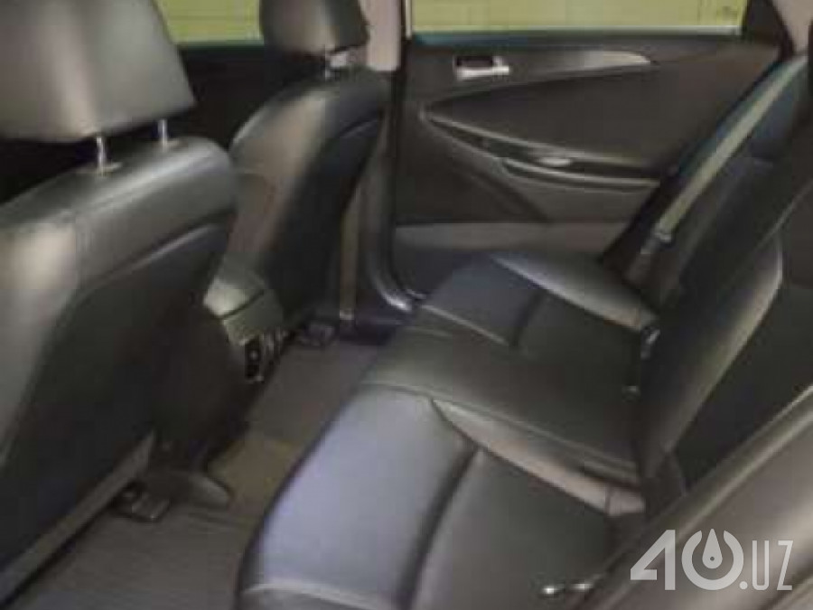 Hyundai Sonata VI (YF)