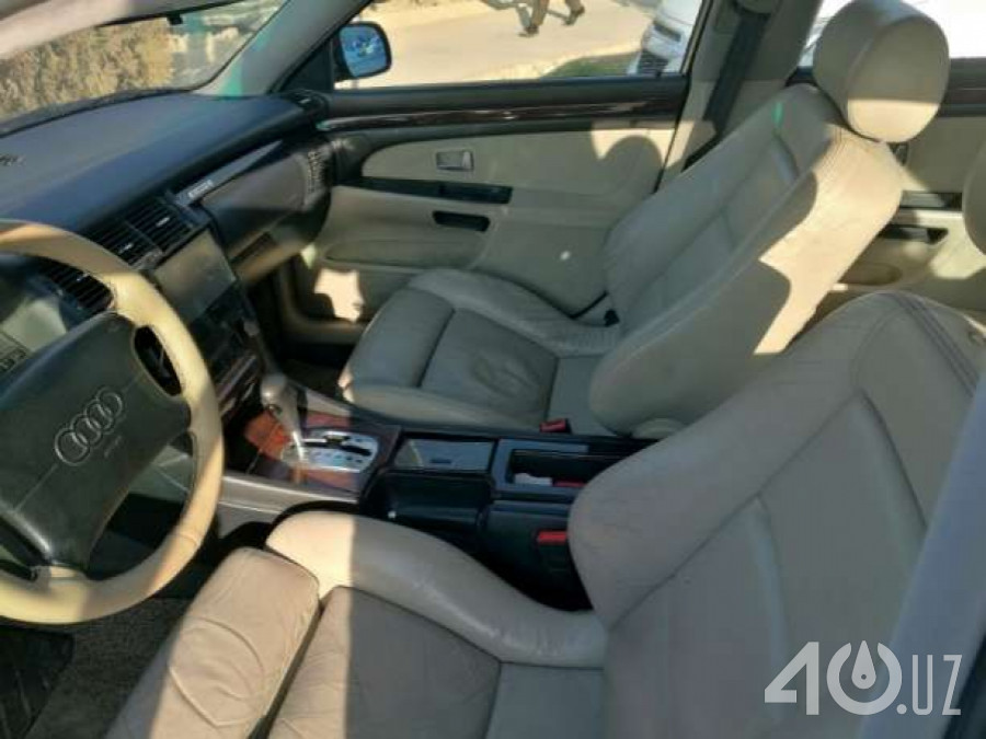Audi A8 I (D2)