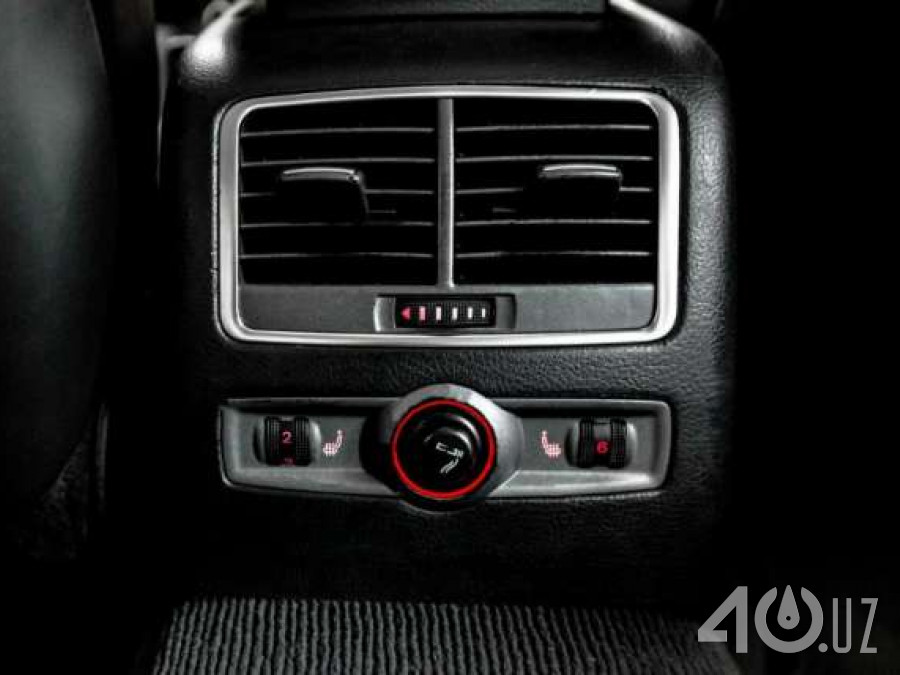 Audi A6 III (C6)