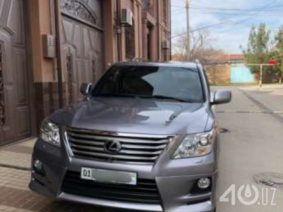 Lexus LX III
