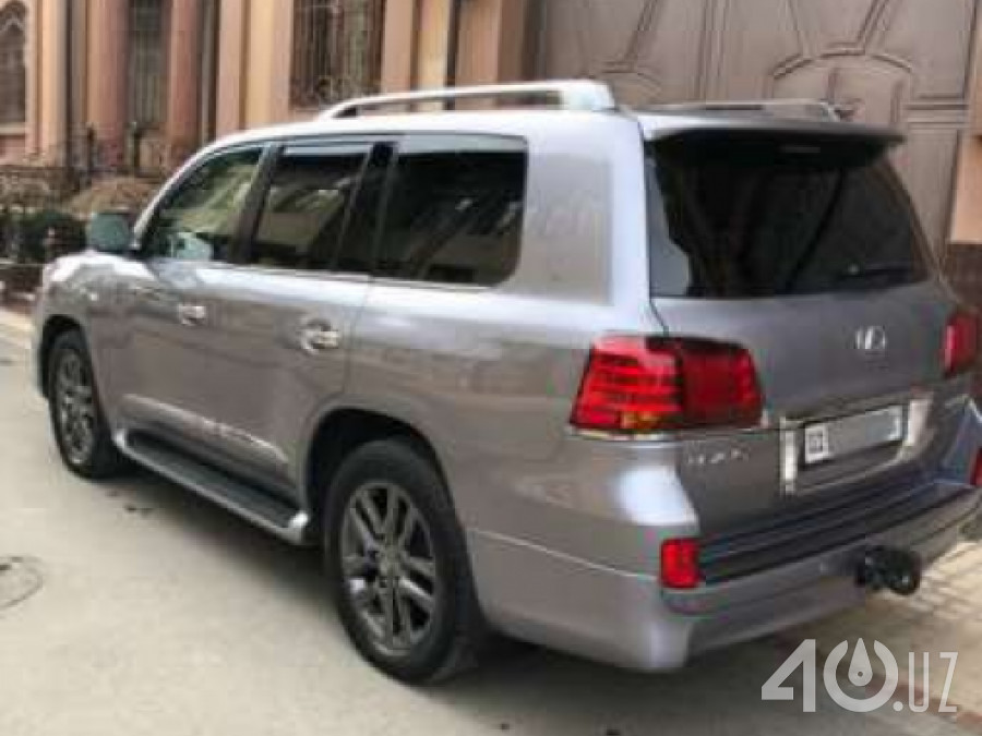 Lexus LX III