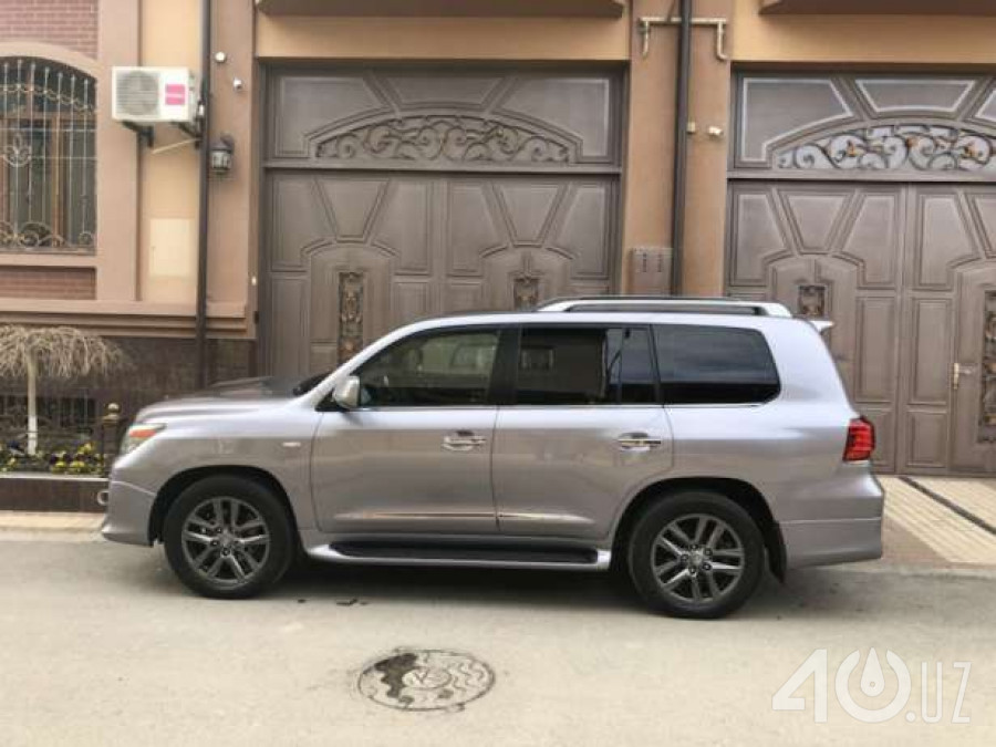 Lexus LX III