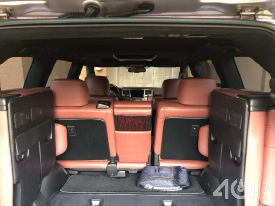Lexus LX III
