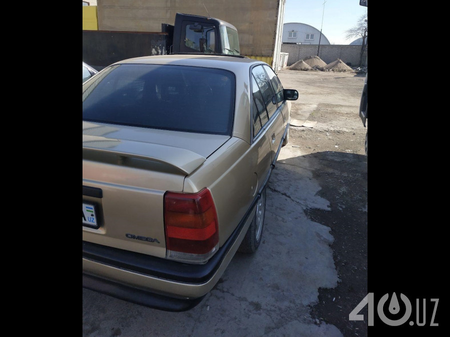 Opel Omega A