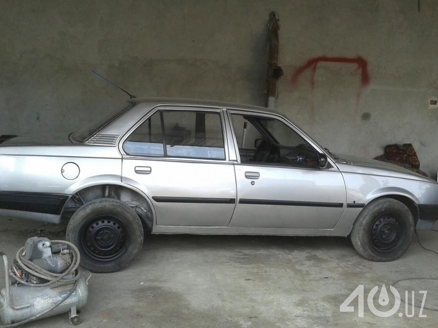 Opel Ascona C
