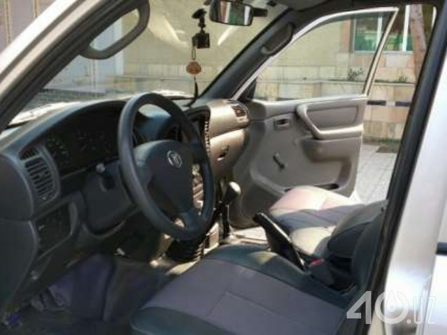 Toyota Land Cruiser 100 Series