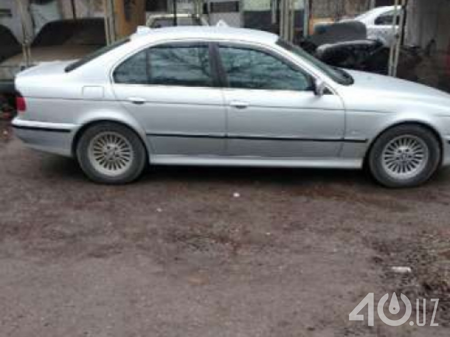 BMW M5 III (E39)