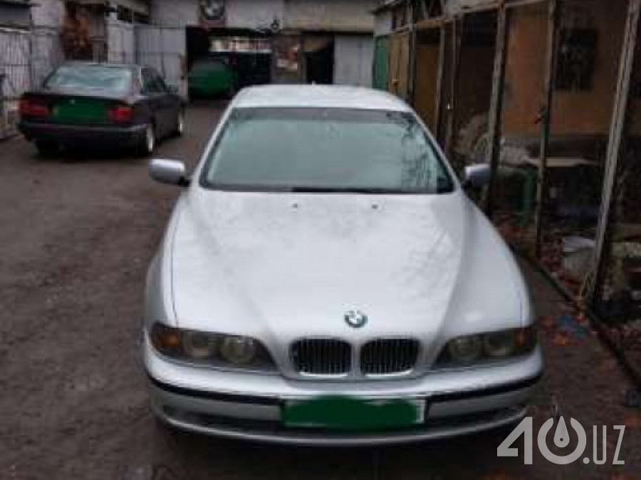 BMW M5 III (E39)