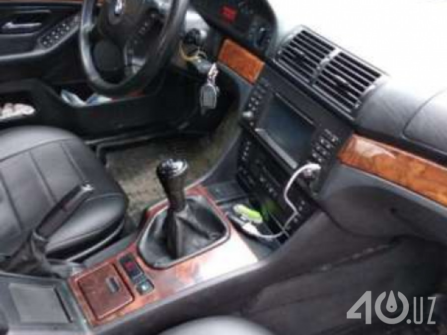 BMW M5 III (E39)