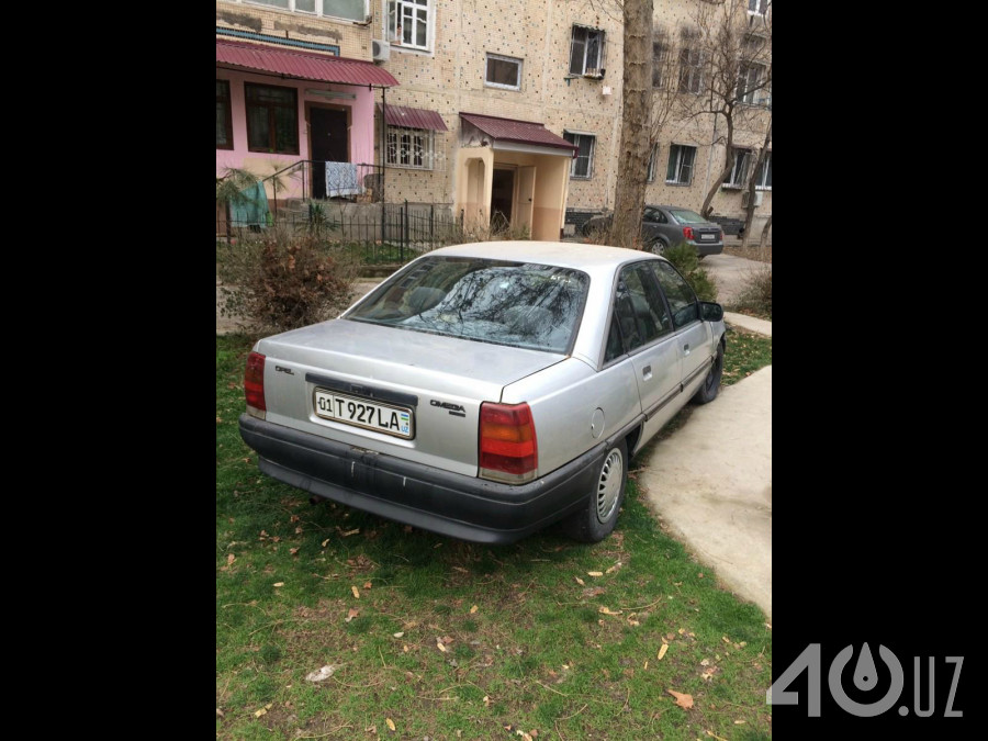 Opel Omega A