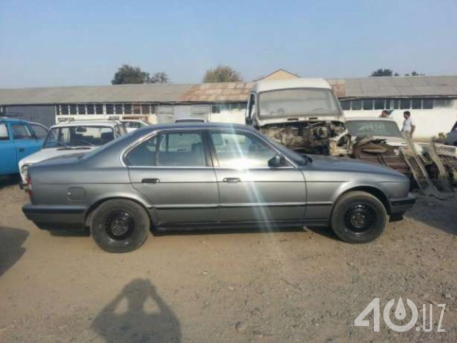 BMW M5 II (E34)