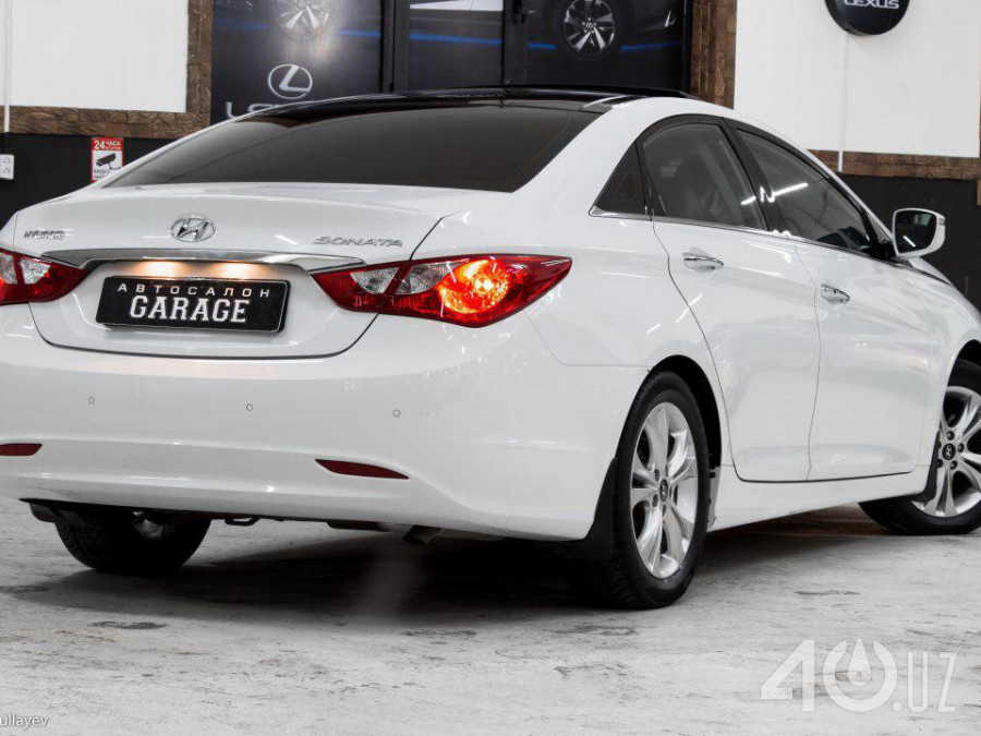 Hyundai Sonata VI (YF)