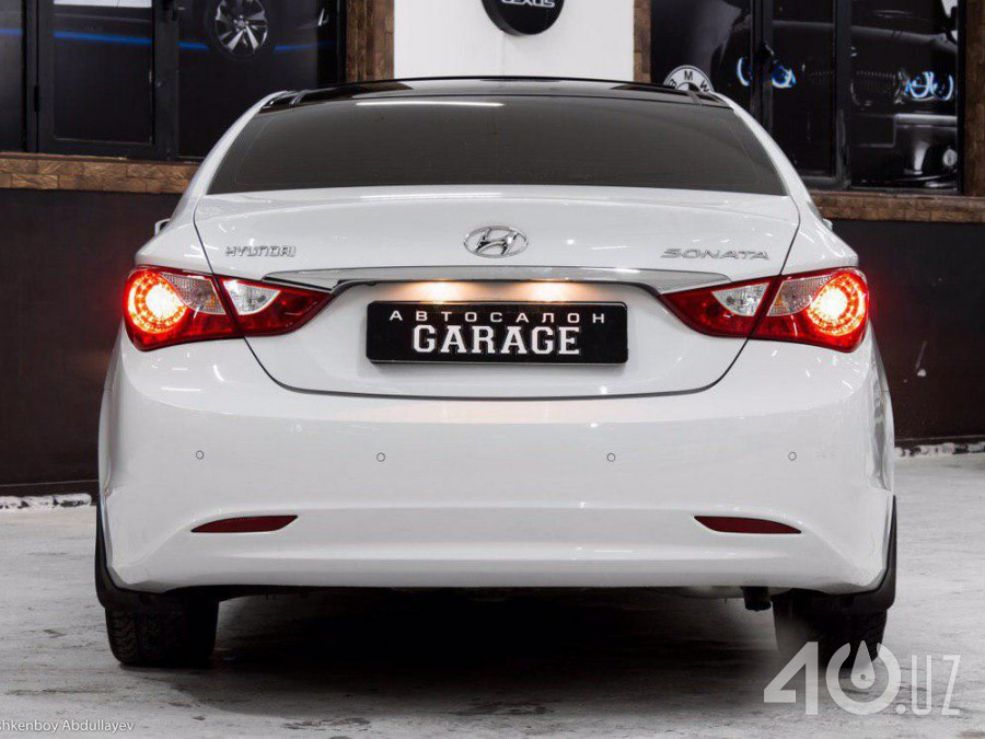 Hyundai Sonata VI (YF)