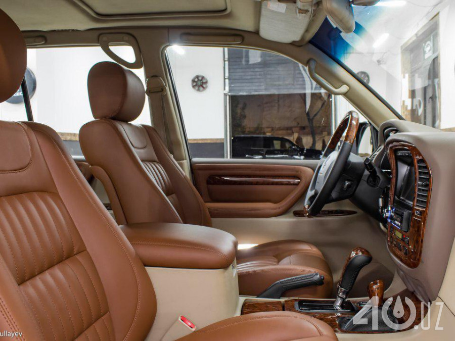 Lexus LX II
