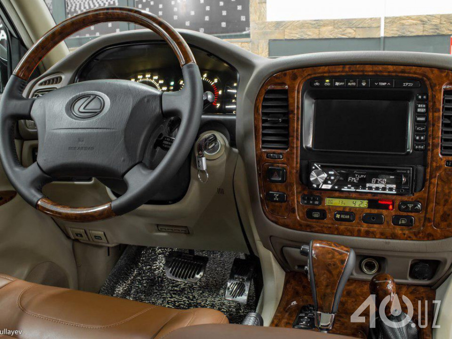 Lexus LX II