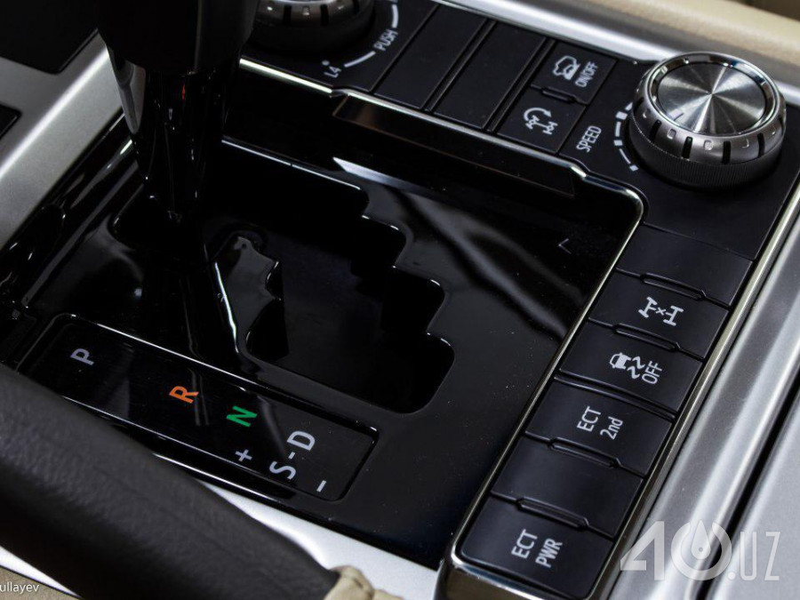 Toyota Land Cruiser 200 Series Рестайлинг 2