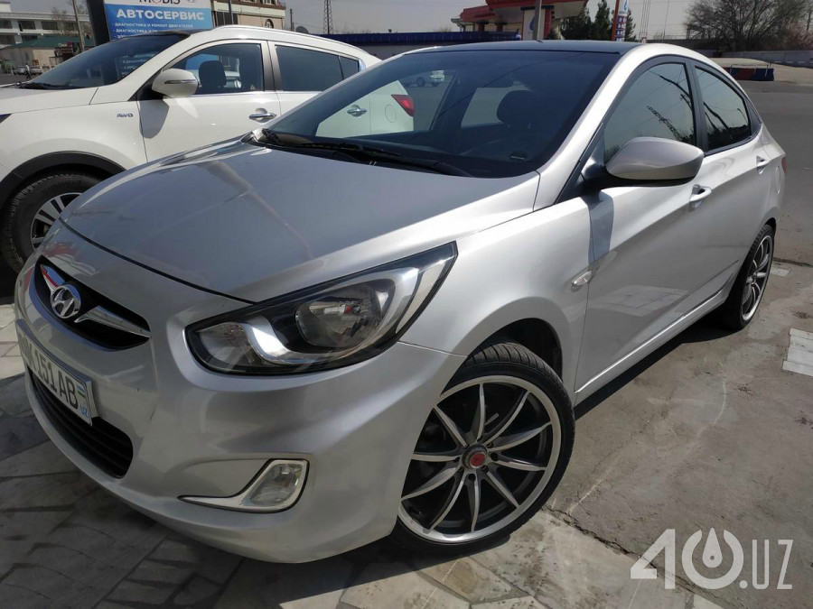 Hyundai Accent IV