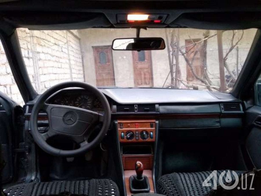 Mercedes-Benz W124