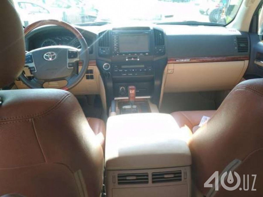 Toyota Land Cruiser 200 Series Рестайлинг 1