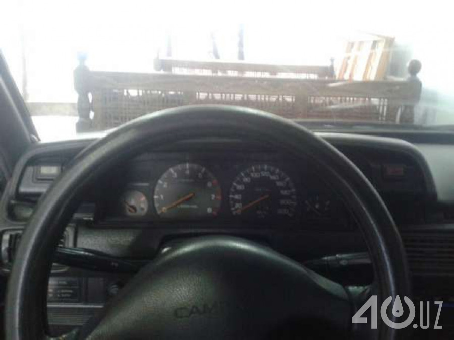 Toyota Camry II (V20)