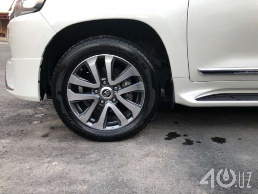 Toyota Land Cruiser 200 Series Рестайлинг 2