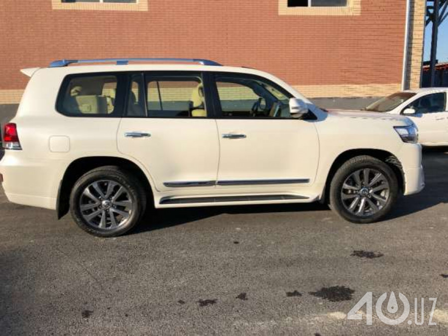 Toyota Land Cruiser 200 Series Рестайлинг 2
