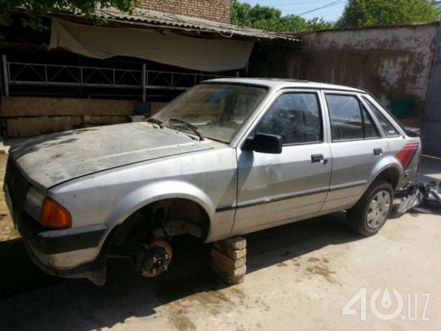 Ford Escort III