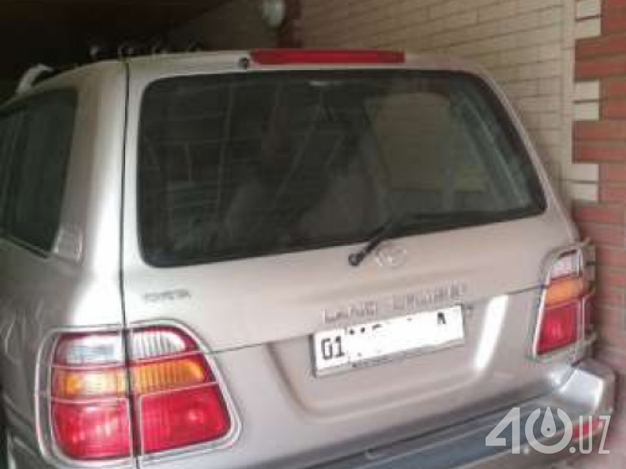 Toyota Land Cruiser 100 Series