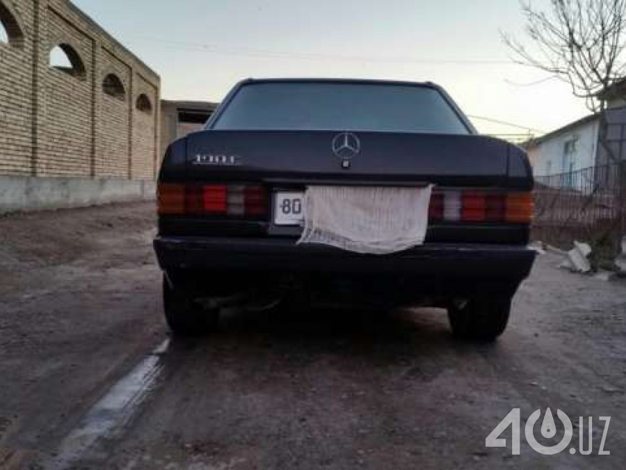 Mercedes-Benz 190 (W201)
