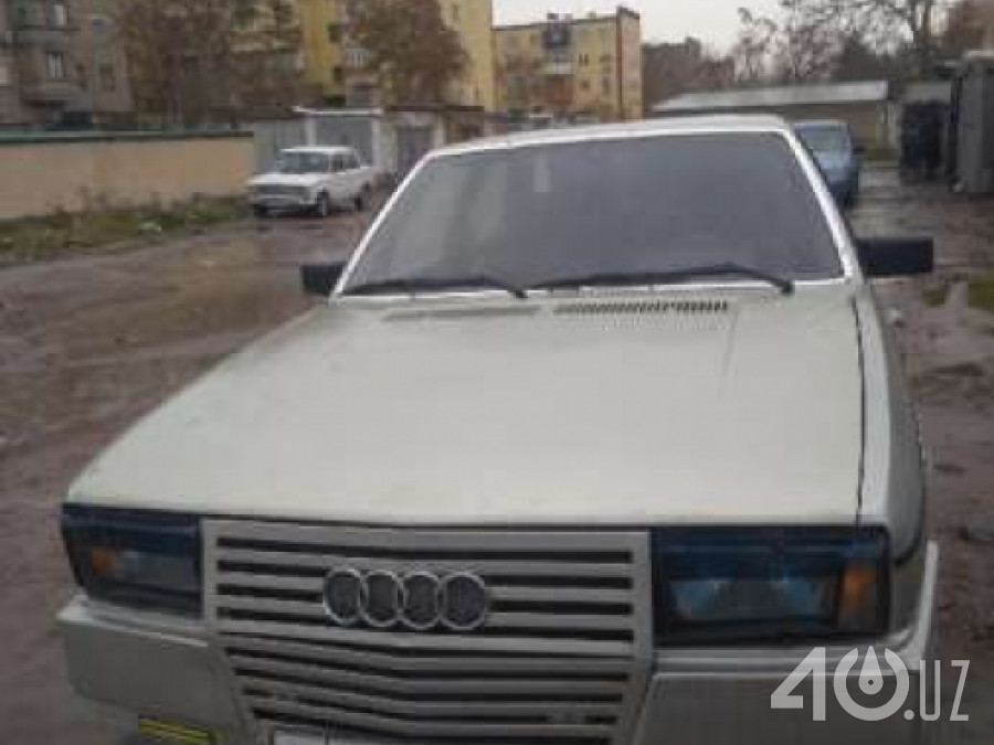 Audi 100 II (C2)
