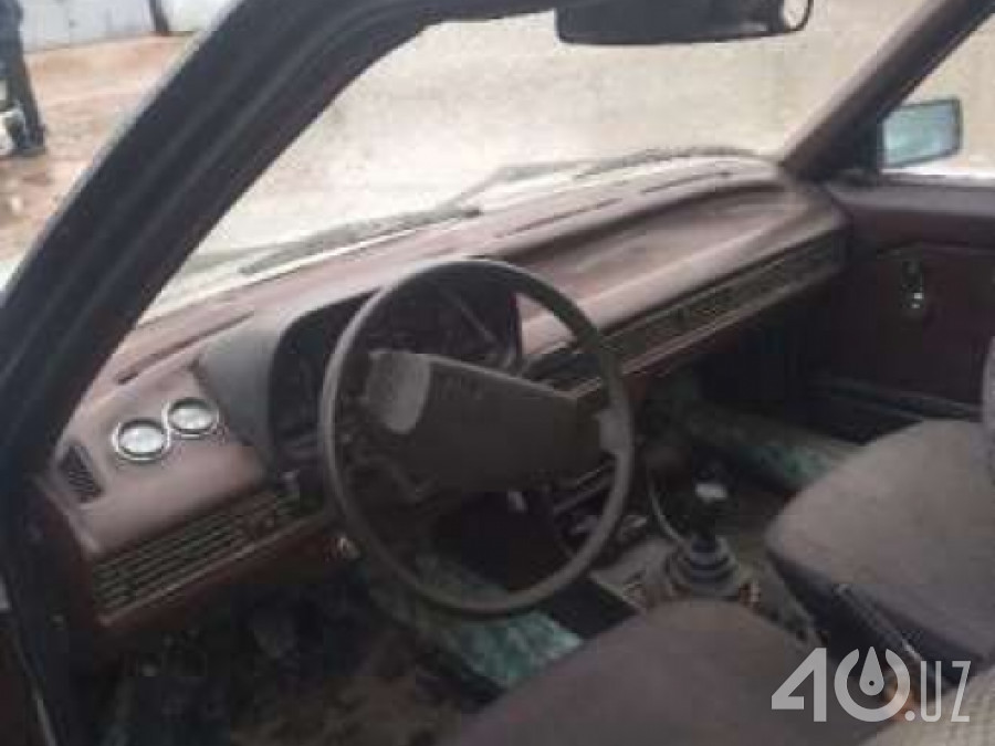 Audi 100 II (C2)