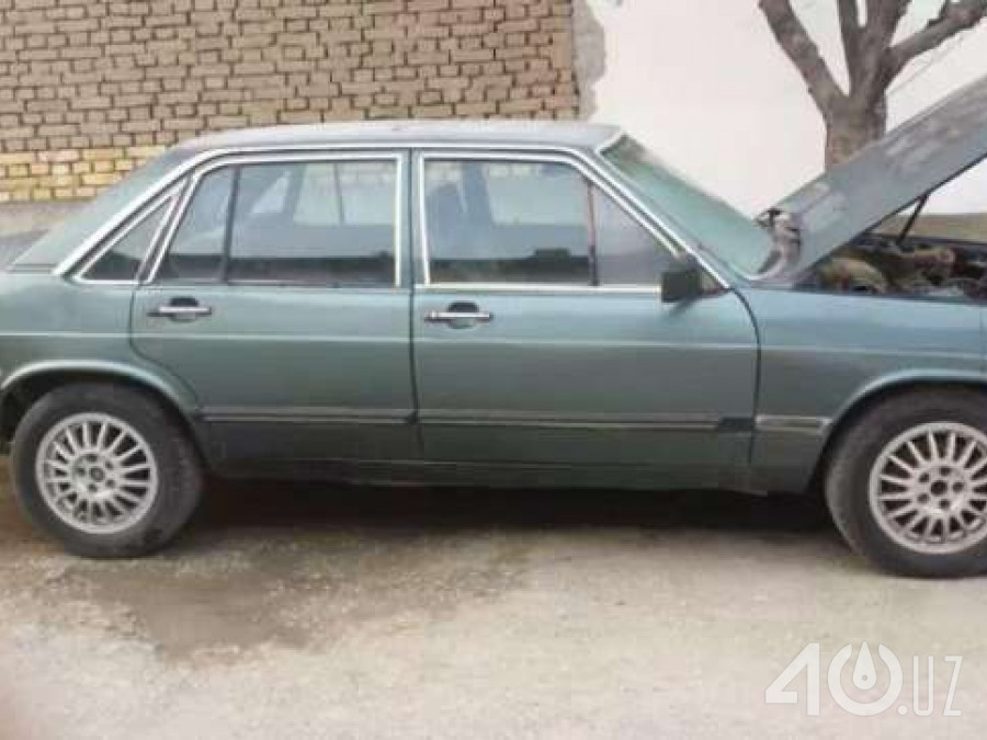 Audi 100 II (C2)