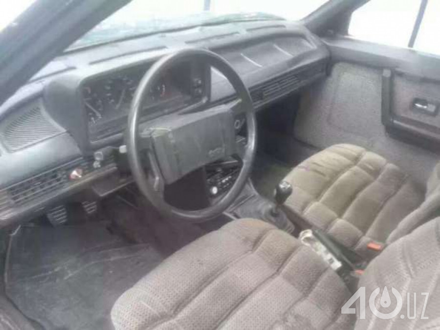 Audi 100 II (C2)