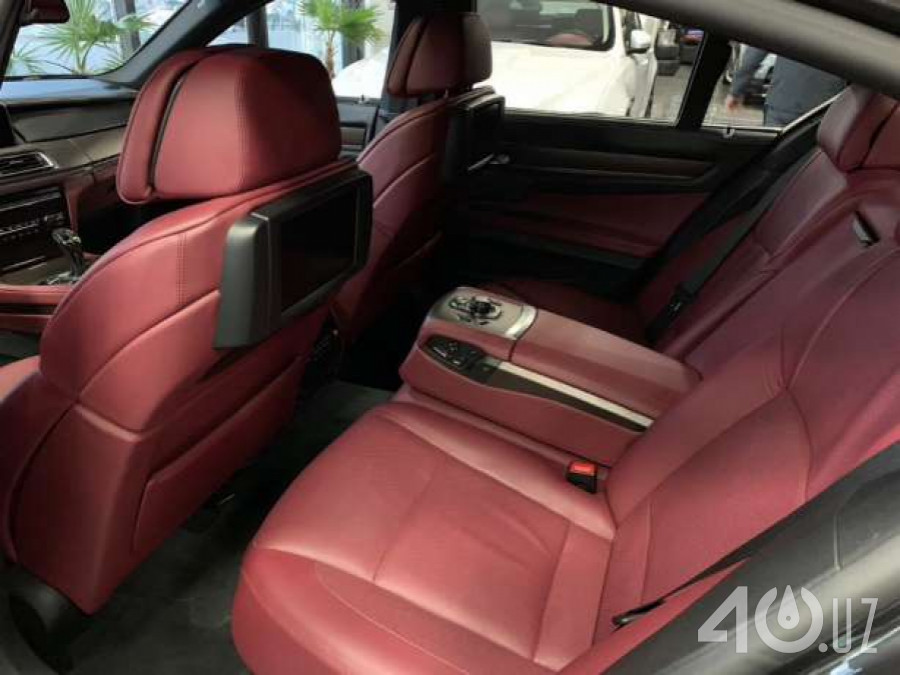 BMW 7 серия V (F01/F02/F04)