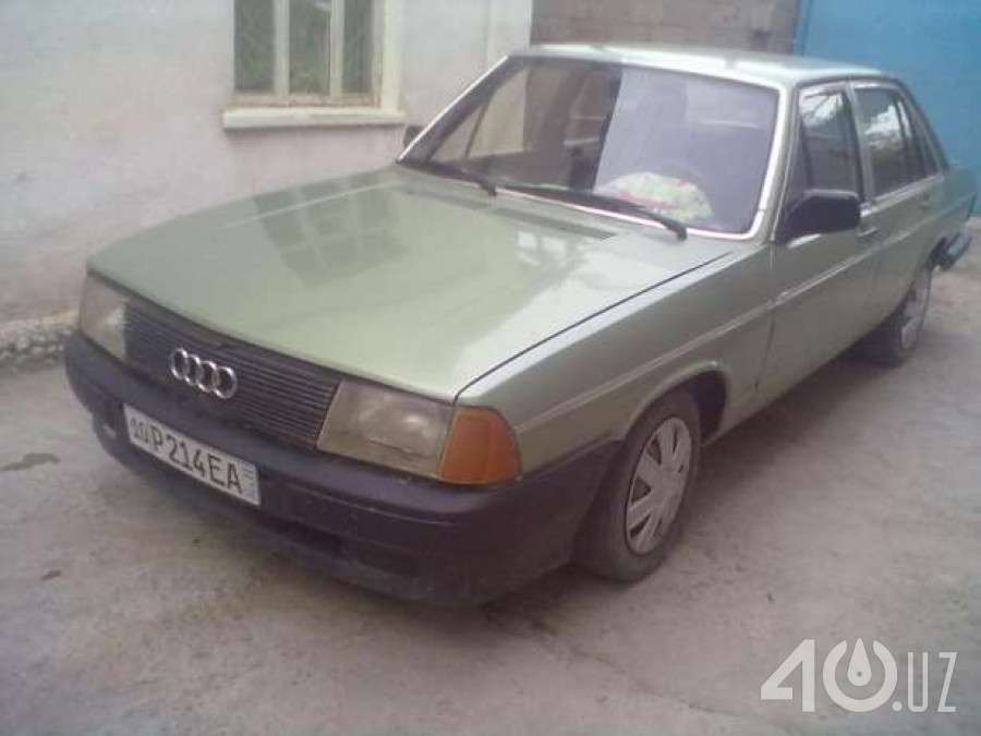 Audi 100 II (C2)