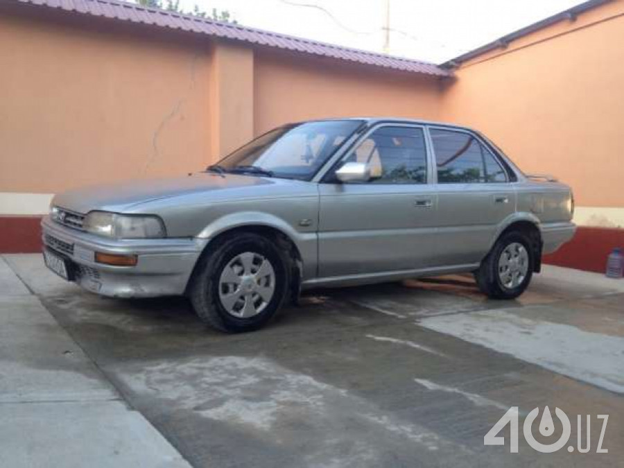 Toyota Corolla VII (E100)
