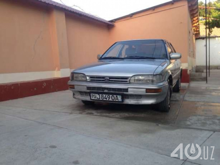 Toyota Corolla VII (E100)